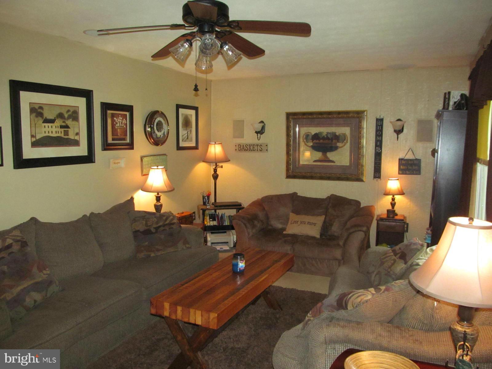 2977 Crooked Run Road Mount Jackson, VA 22842 - Photo 4 of 28 Living Room