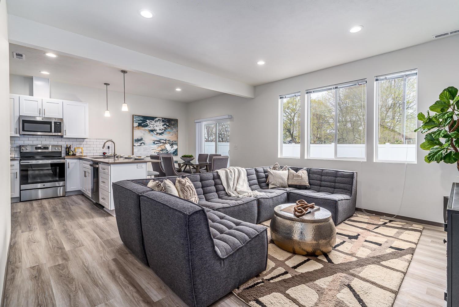 11915 North Ruby Road Spokane, WA 99218 - Photo 3 of 15