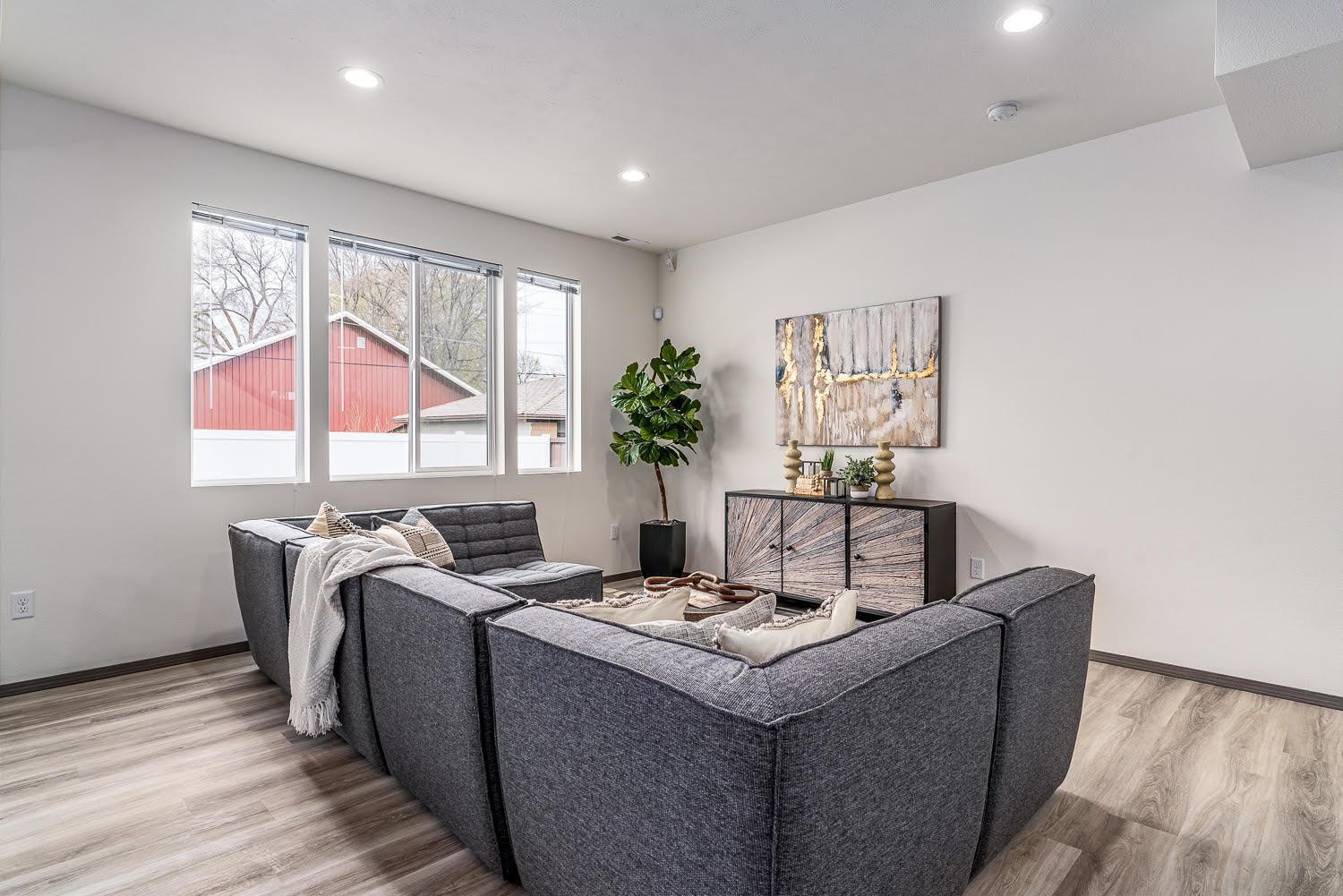 11915 North Ruby Road Spokane, WA 99218 - Photo 5 of 15