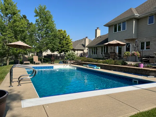 $649,000 | 10924 Beth Drive, Orland Park, IL 60467