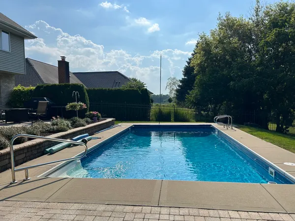 $649,000 | 10924 Beth Drive, Orland Park, IL 60467