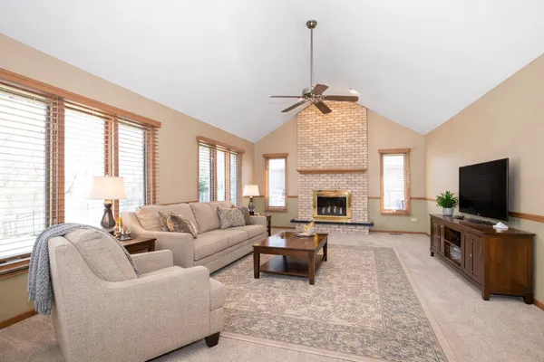 $649,000 | 10924 Beth Drive, Orland Park, IL 60467