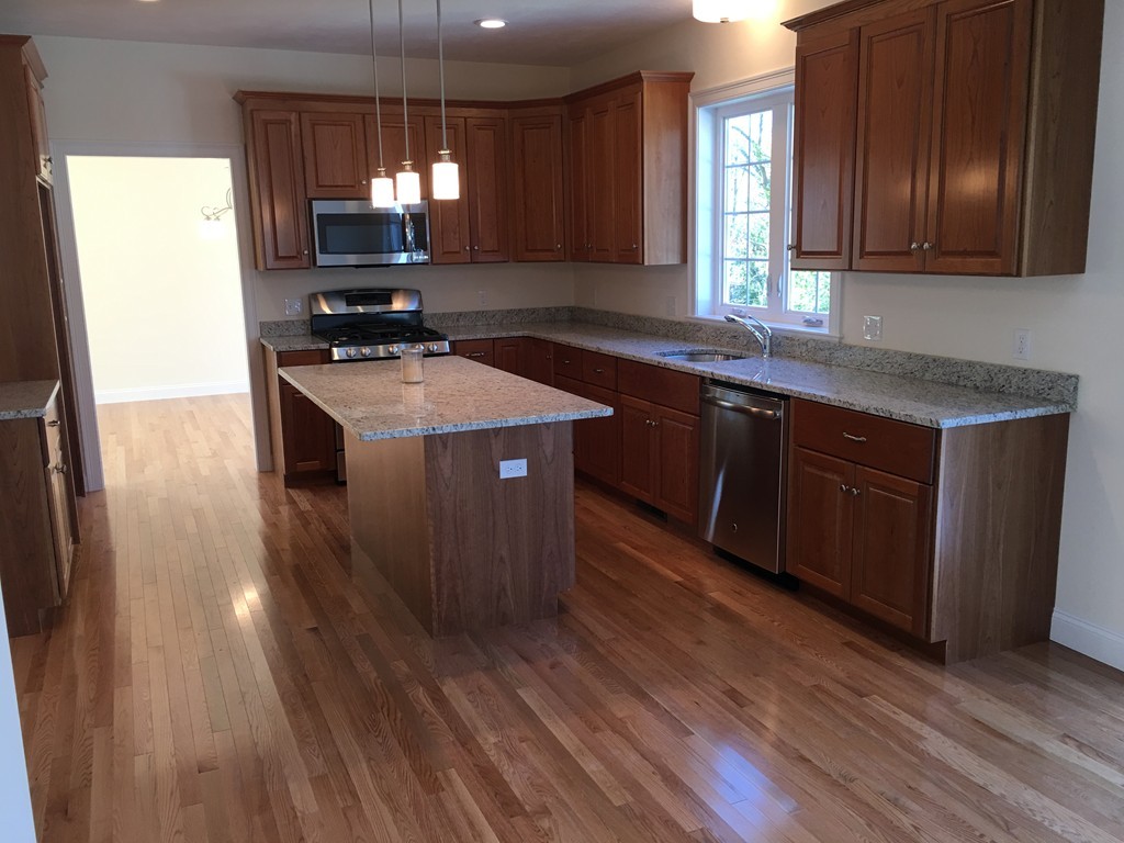 8 Chieftain Way Walpole, MA 02032 - Photo 4 of 20 Gallery Image 4