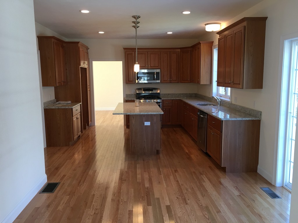 8 Chieftain Way Walpole, MA 02032 - Photo 5 of 20 Gallery Image 5