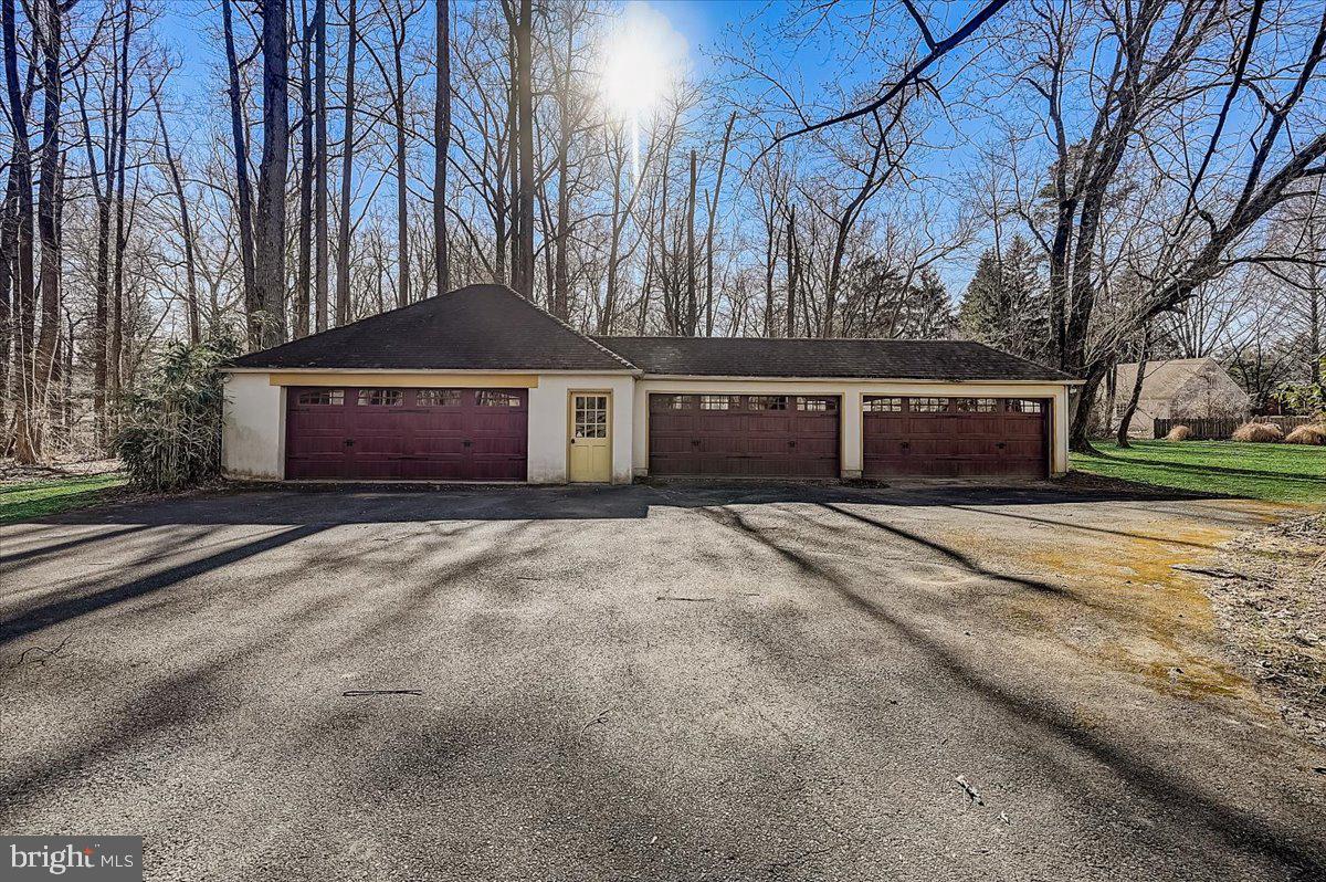339 Susquehanna Road Ambler, PA 19002 - Photo 62 of 73 Massive 6 car Garage