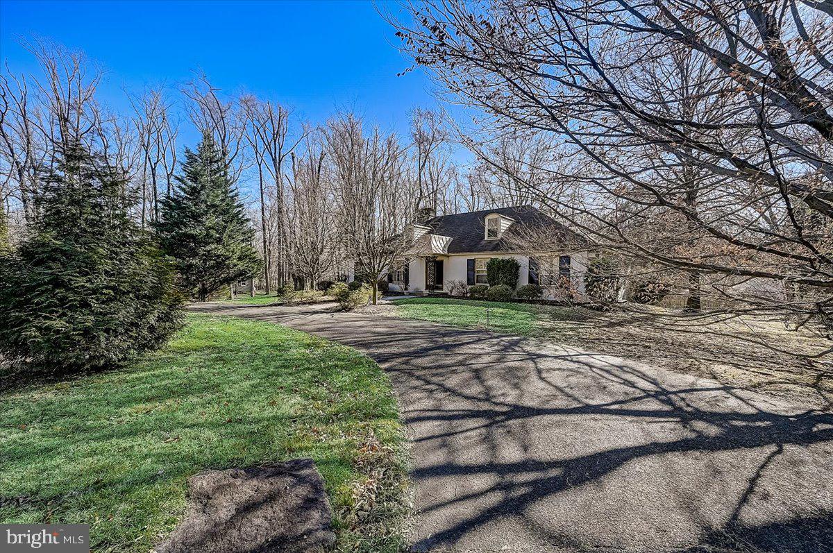339 Susquehanna Road Ambler, PA 19002 - Photo 69 of 73 Exterior with circular driveway