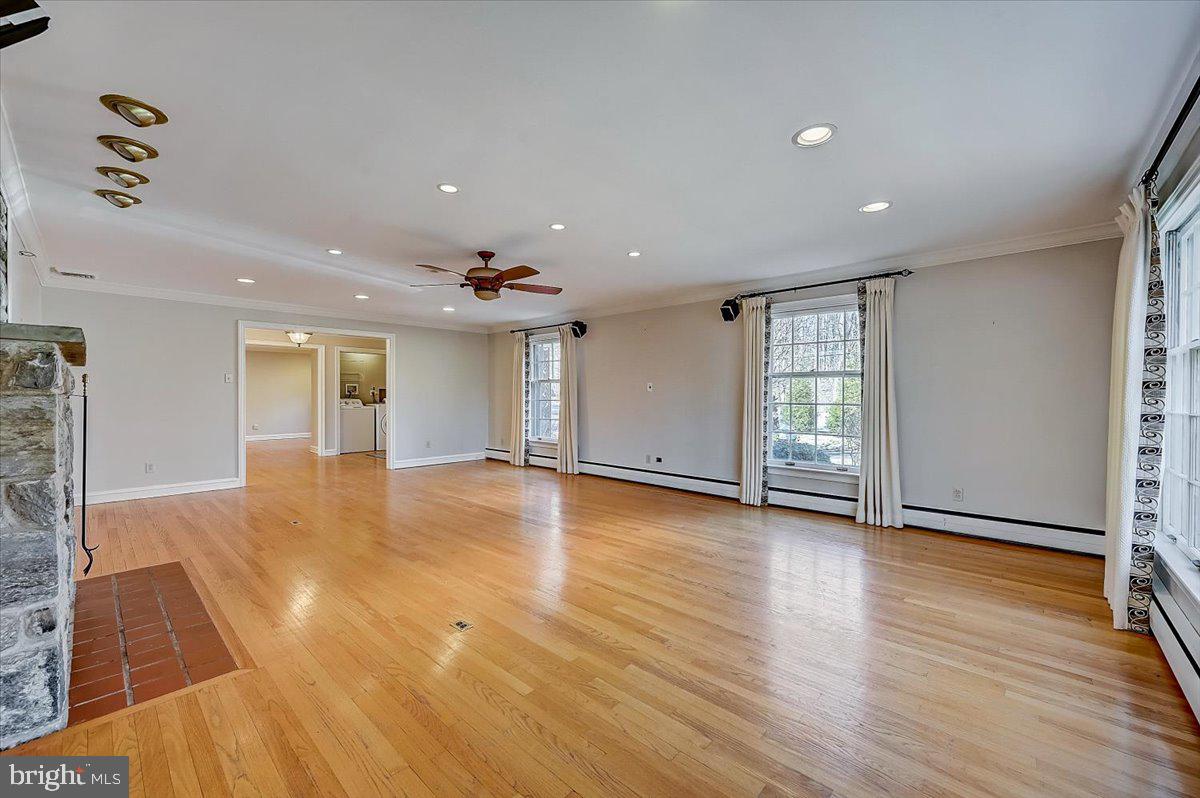 339 Susquehanna Road Ambler, PA 19002 - Photo 8 of 73 Living Room