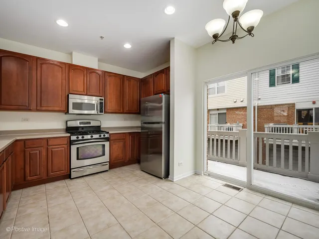 $449,500 | 6126 Washington Court, Morton Grove, IL 60053