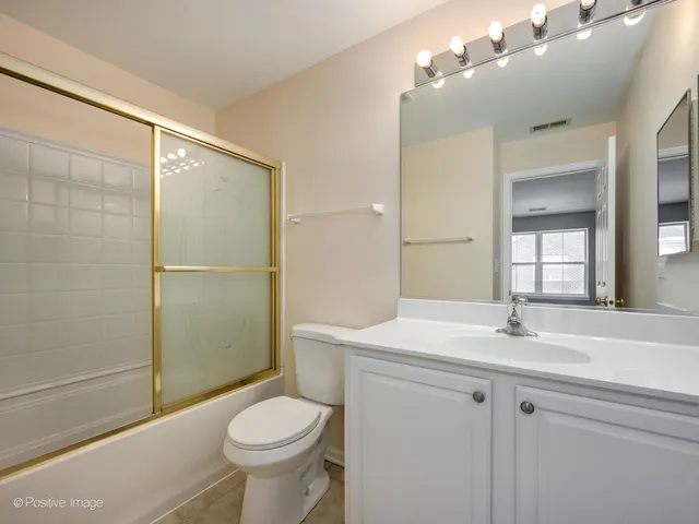 $449,500 | 6126 Washington Court, Morton Grove, IL 60053