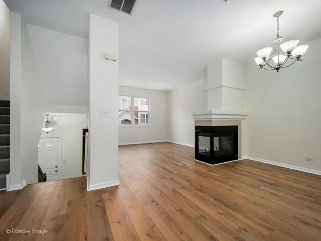 $449,500 | 6126 Washington Court, Morton Grove, IL 60053