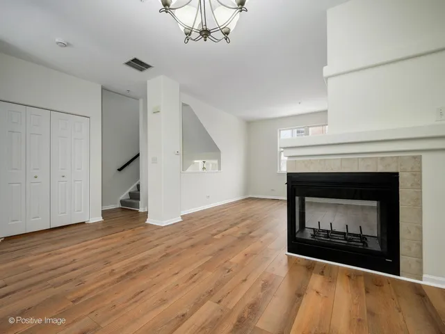 $449,500 | 6126 Washington Court, Morton Grove, IL 60053