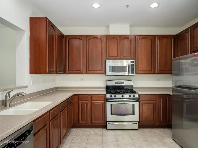 $449,500 | 6126 Washington Court, Morton Grove, IL 60053