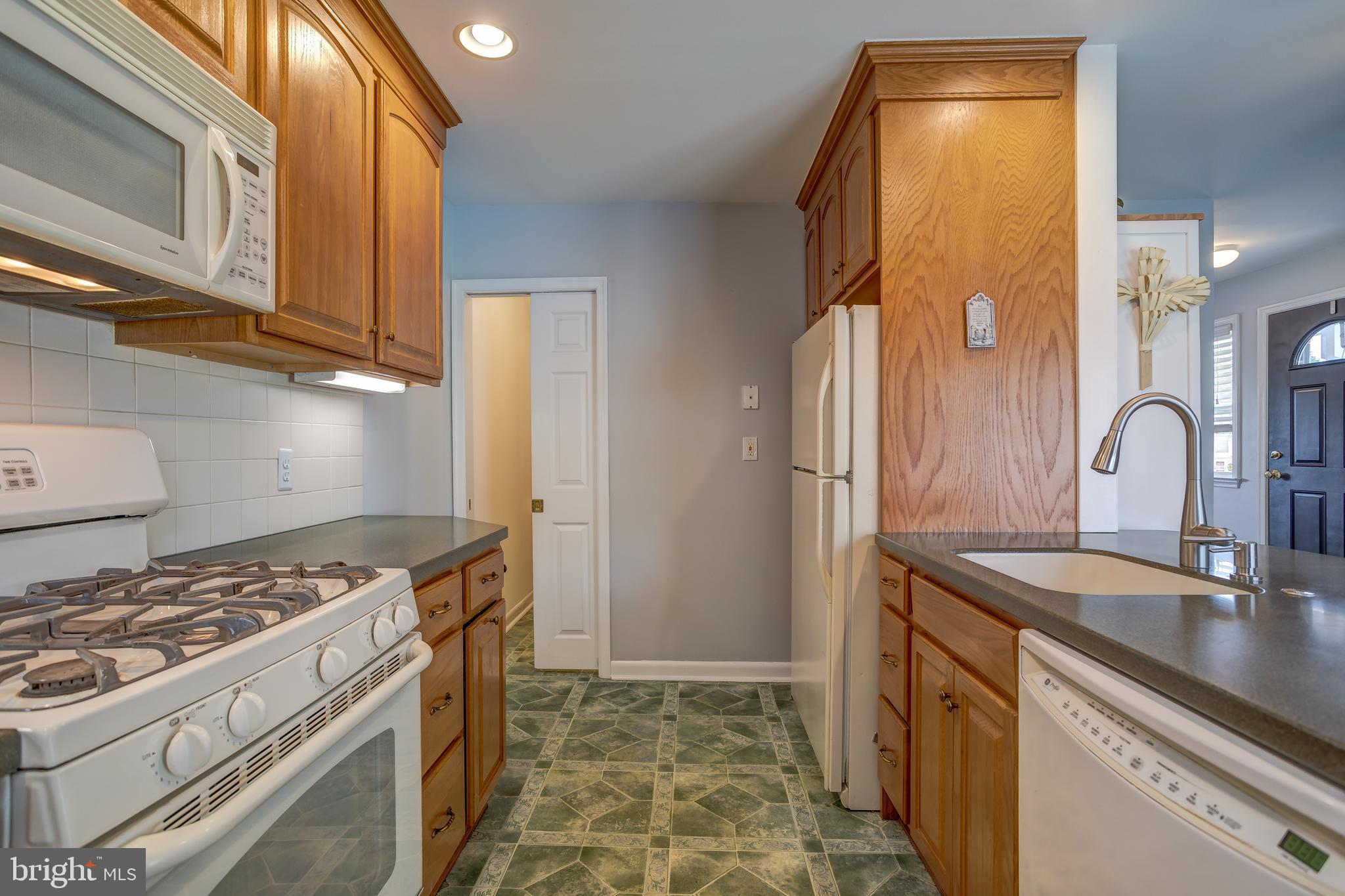 1561 Parklane Road Swarthmore, PA 19081 - Photo 17 of 39