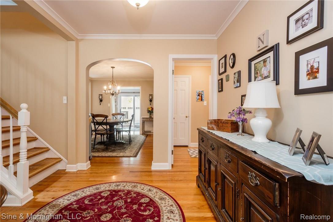 877 Lincoln Road Grosse Pointe, MI 48230 - Photo 2 of 29 877 Lincoln_S022.jpg