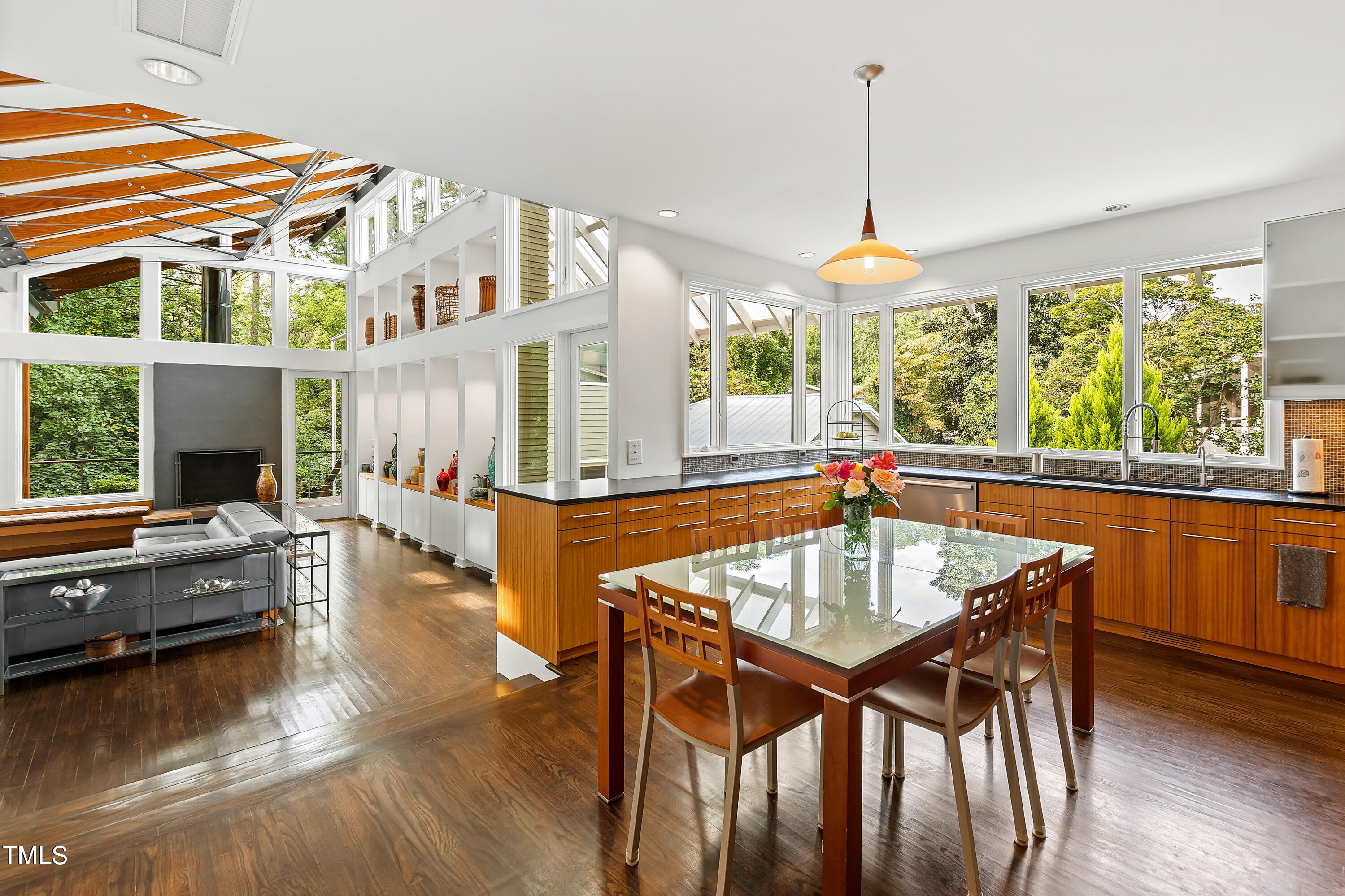 2212 The Circle Raleigh, NC 27608 - Photo 25 of 88 Kitchen