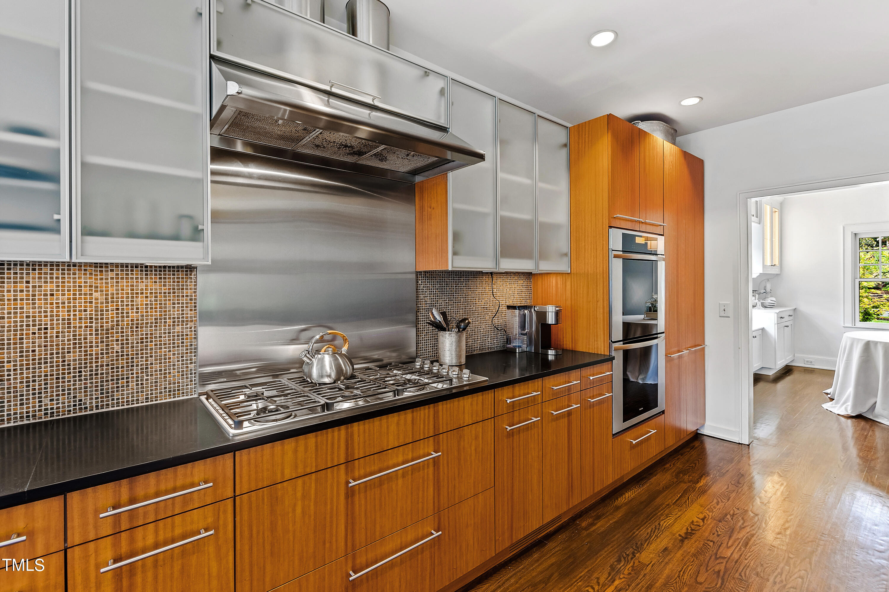 2212 The Circle Raleigh, NC 27608 - Photo 31 of 88 Kitchen