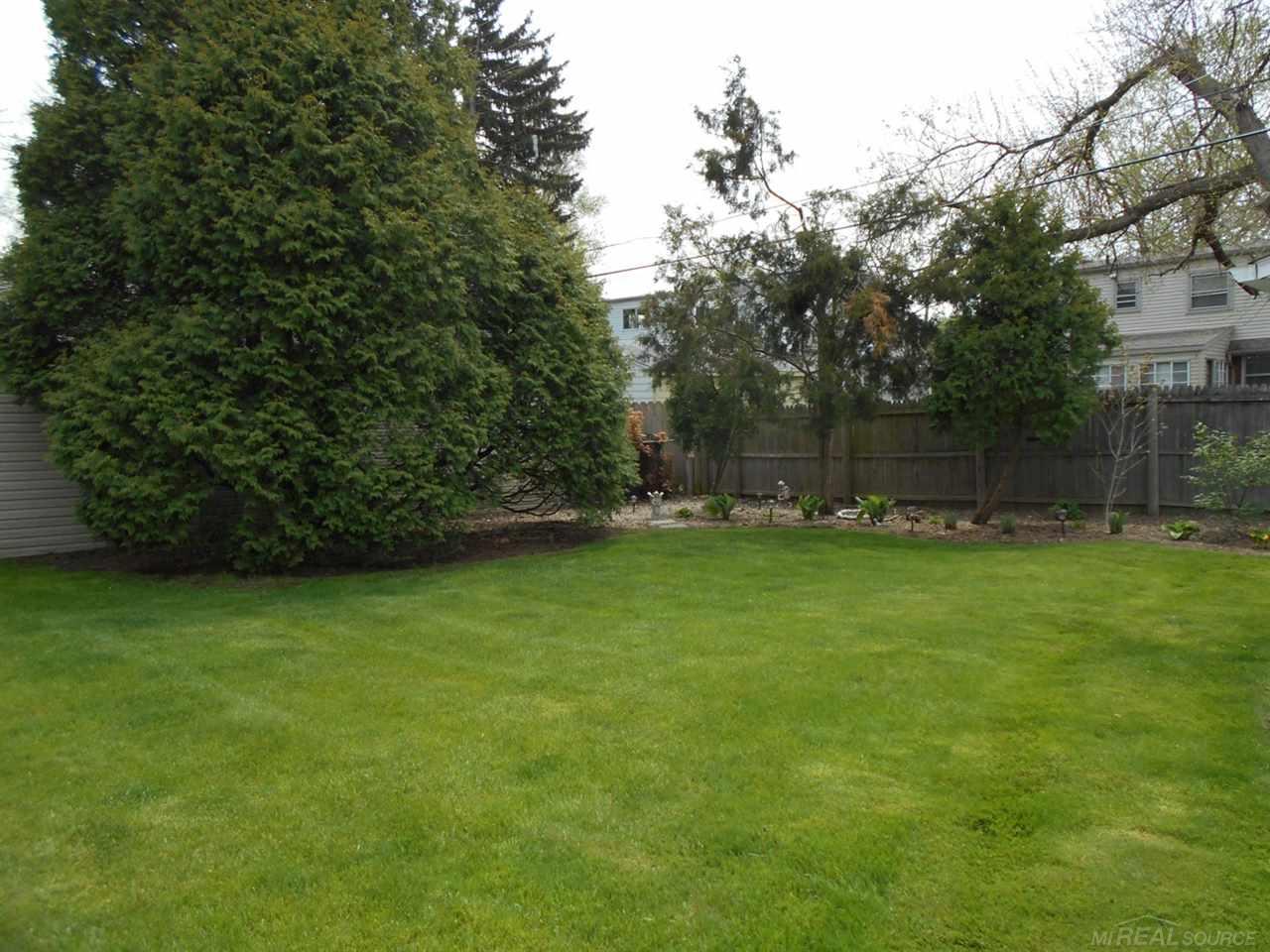643 Barrington Road Grosse Pointe Park, MI 48230 - Photo 29 of 30