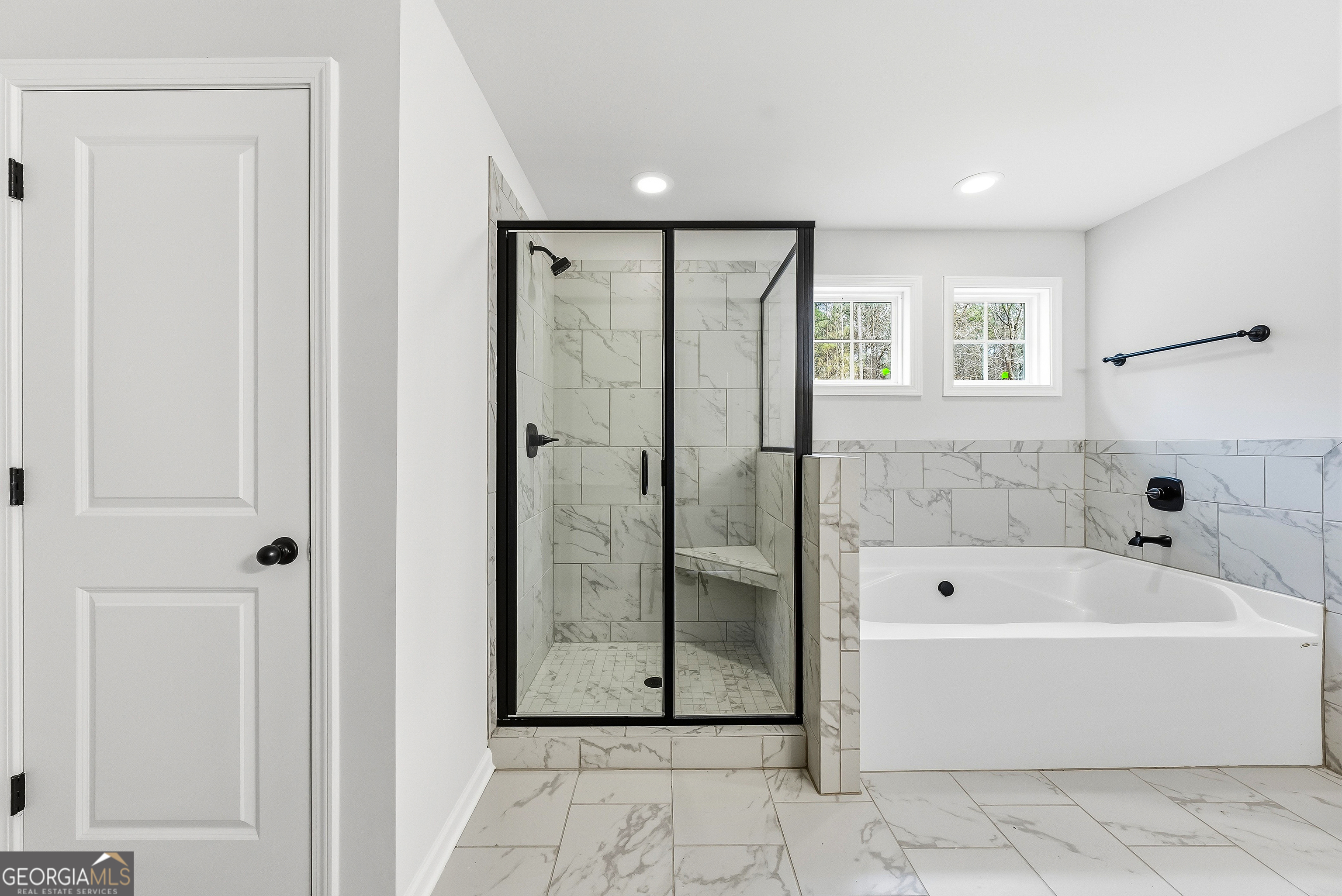 75 Oak Ridge Drive, Unit 4 Pine Mountain, GA 31822 - Photo 25 of 41 a bathroom with a bathtub and a shower