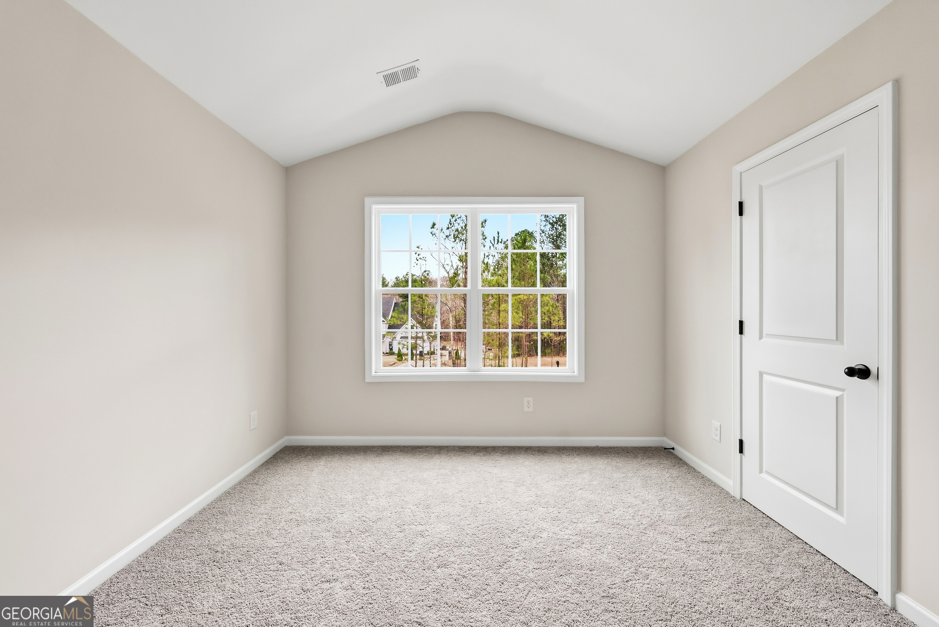 75 Oak Ridge Drive, Unit 4 Pine Mountain, GA 31822 - Photo 38 of 41 an empty room with a window
