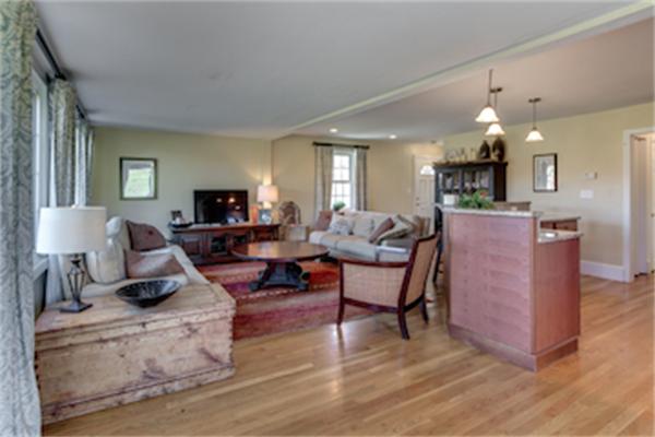 119 Northboro Road Southborough, MA 01772 - Photo 4 of 21 Gallery Image 4