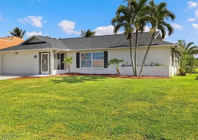 $2,000 | 4709 Southwest 25th Place, Cape Coral, FL 33914