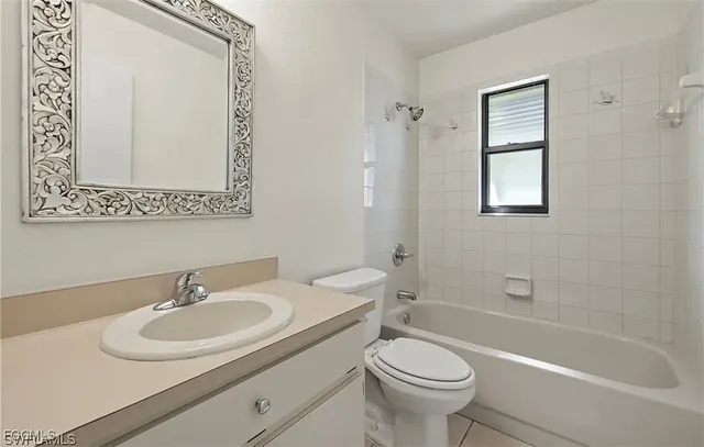 $2,000 | 4709 Southwest 25th Place, Cape Coral, FL 33914