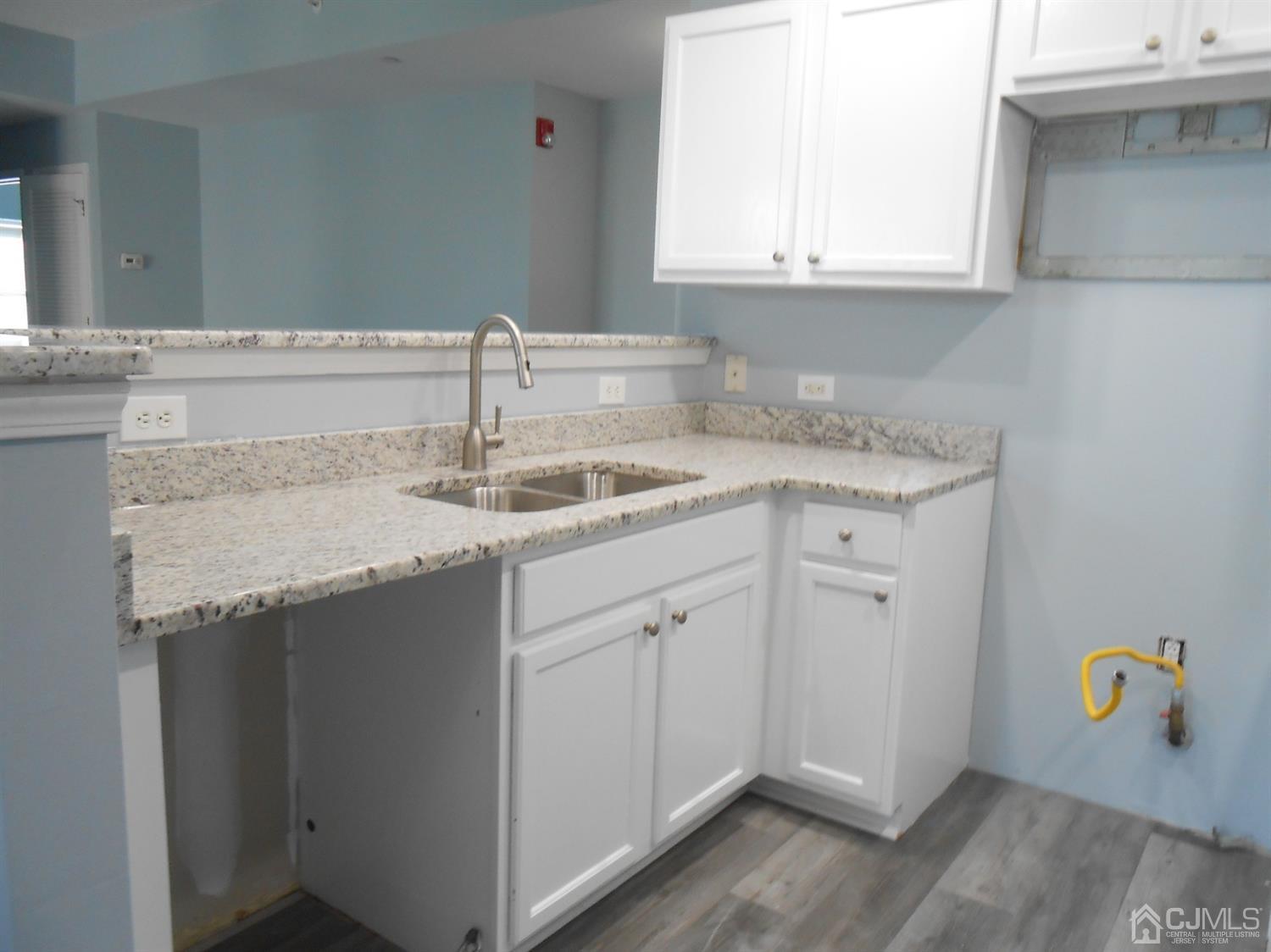 358 Rector Street, Unit A401 Perth Amboy, NJ 08861 - Photo 4 of 19 Gallery Image 4