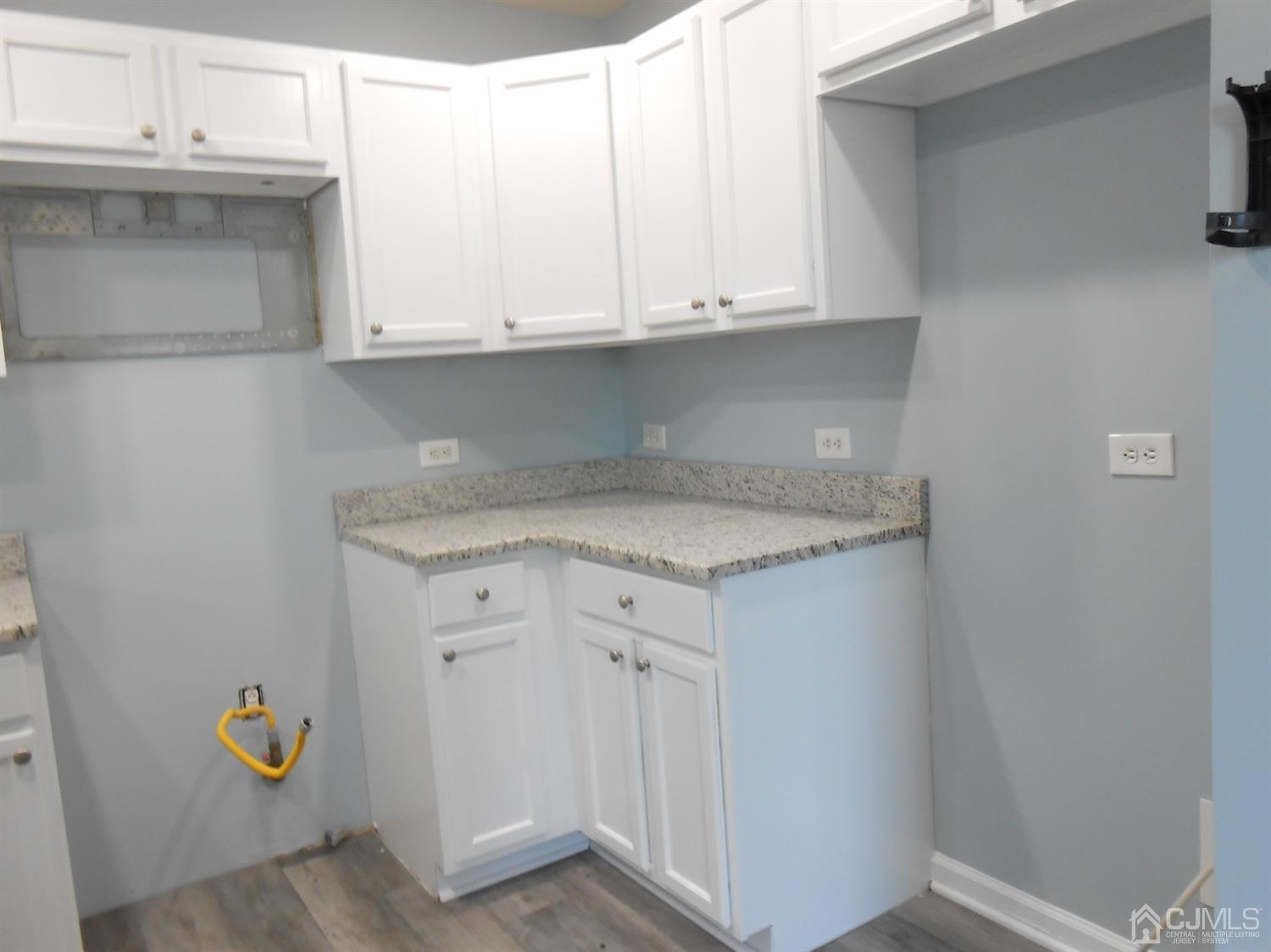 358 Rector Street, Unit A401 Perth Amboy, NJ 08861 - Photo 5 of 19 Gallery Image 5
