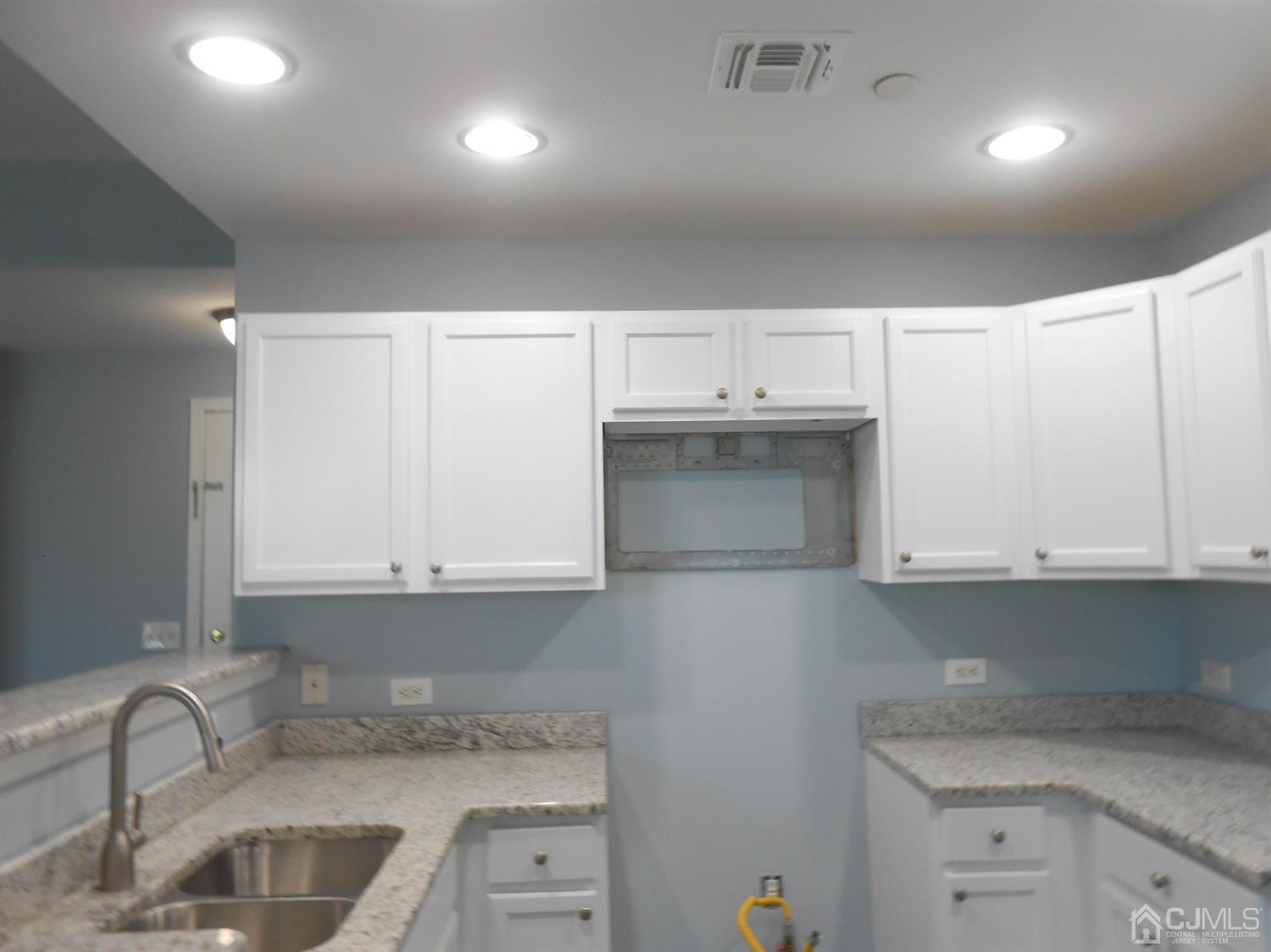 358 Rector Street, Unit A401 Perth Amboy, NJ 08861 - Photo 6 of 19 Gallery Image 6