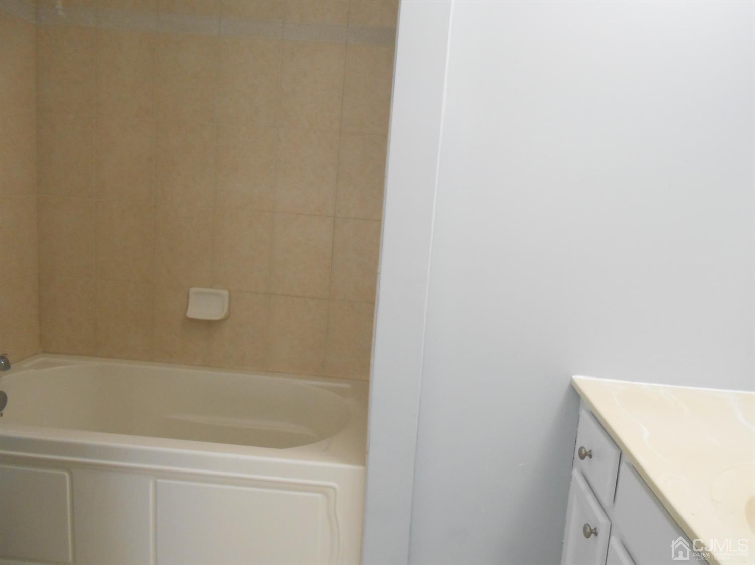 358 Rector Street, Unit A401 Perth Amboy, NJ 08861 - Photo 10 of 19 Gallery Image 10