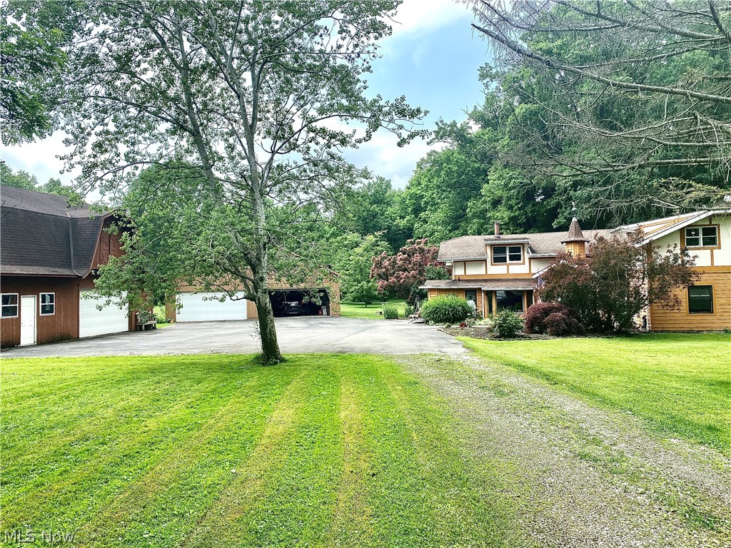 19082 Chamberlain Road Grafton, OH 44044 - Photo 3 of 35 Gallery Image 3