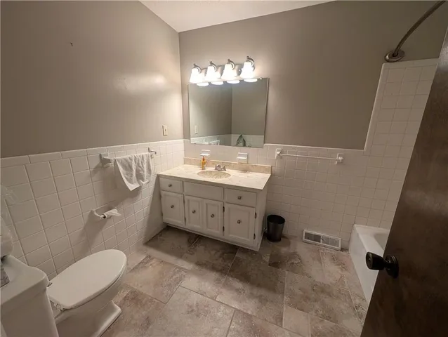 $350,000 | 7807 Northwest Schott Drive, Kansas City, MO 64152