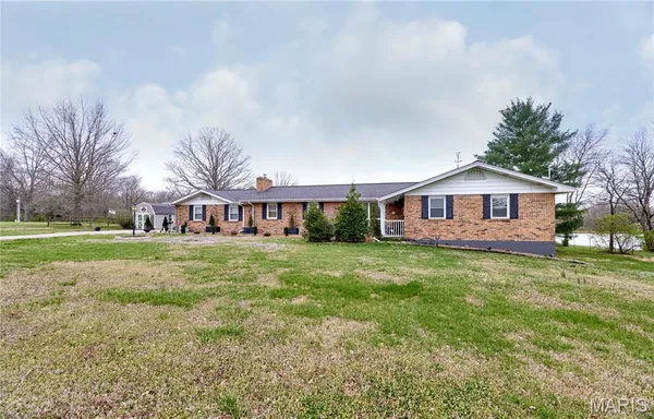 $424,500 | 7164 Windy Valley Lane, Pacific, MO 63069