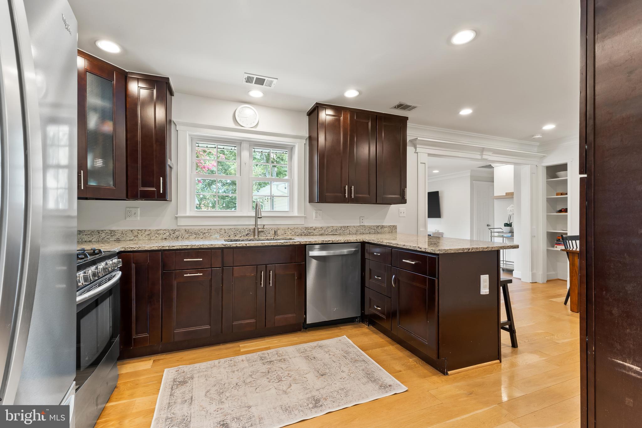 7935 Wellington Road Alexandria, VA 22308 - Photo 14 of 41 Gallery Image 14