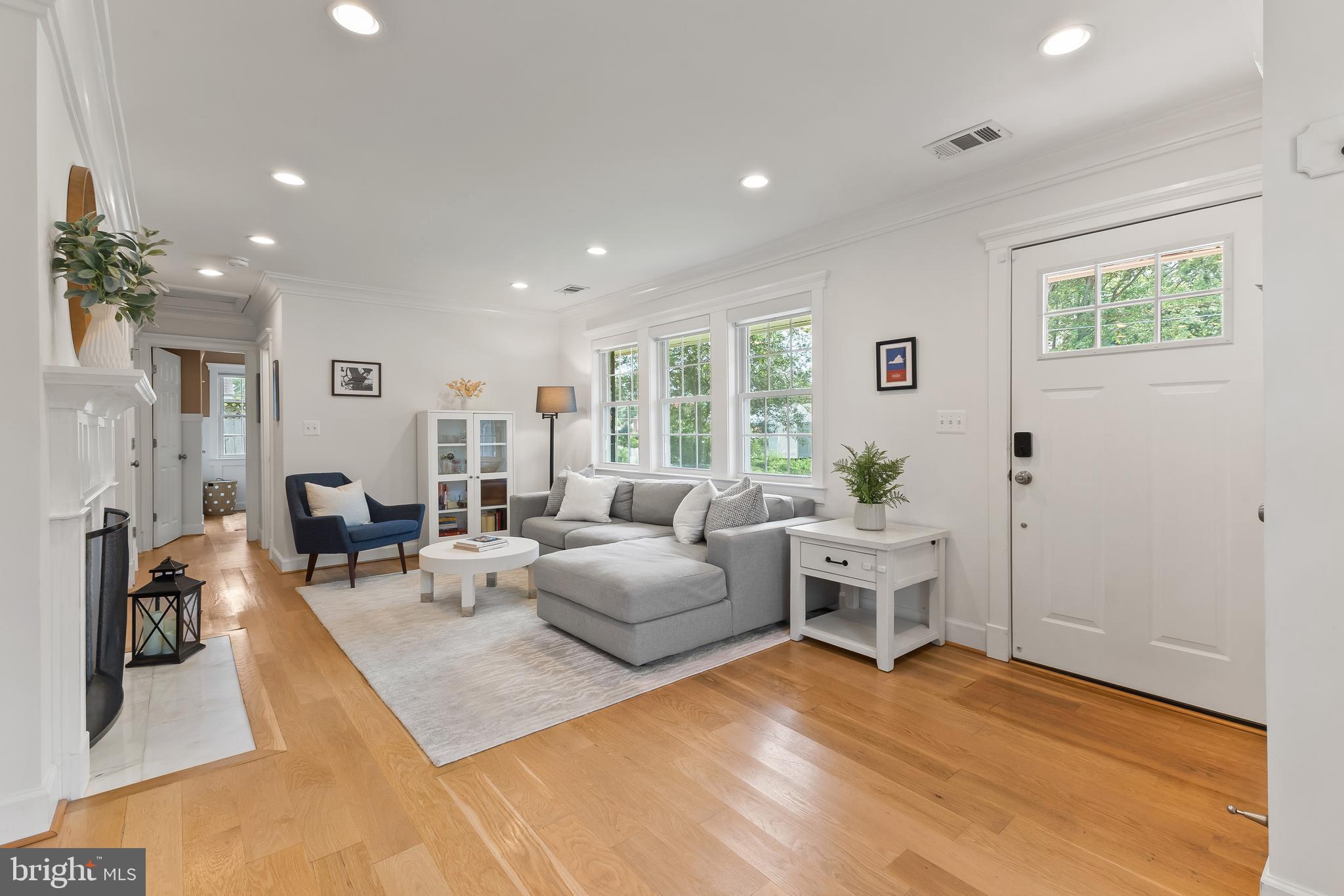 7935 Wellington Road Alexandria, VA 22308 - Photo 2 of 41 Gallery Image 2