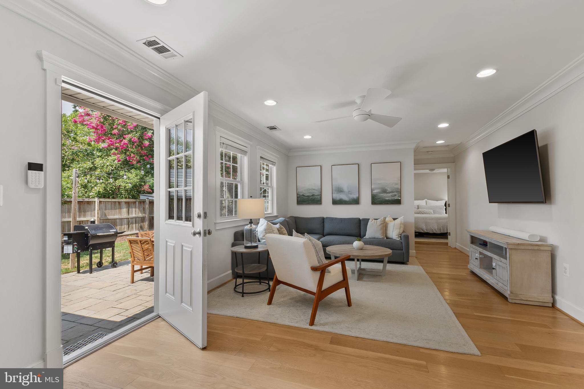 7935 Wellington Road Alexandria, VA 22308 - Photo 5 of 41 Gallery Image 5