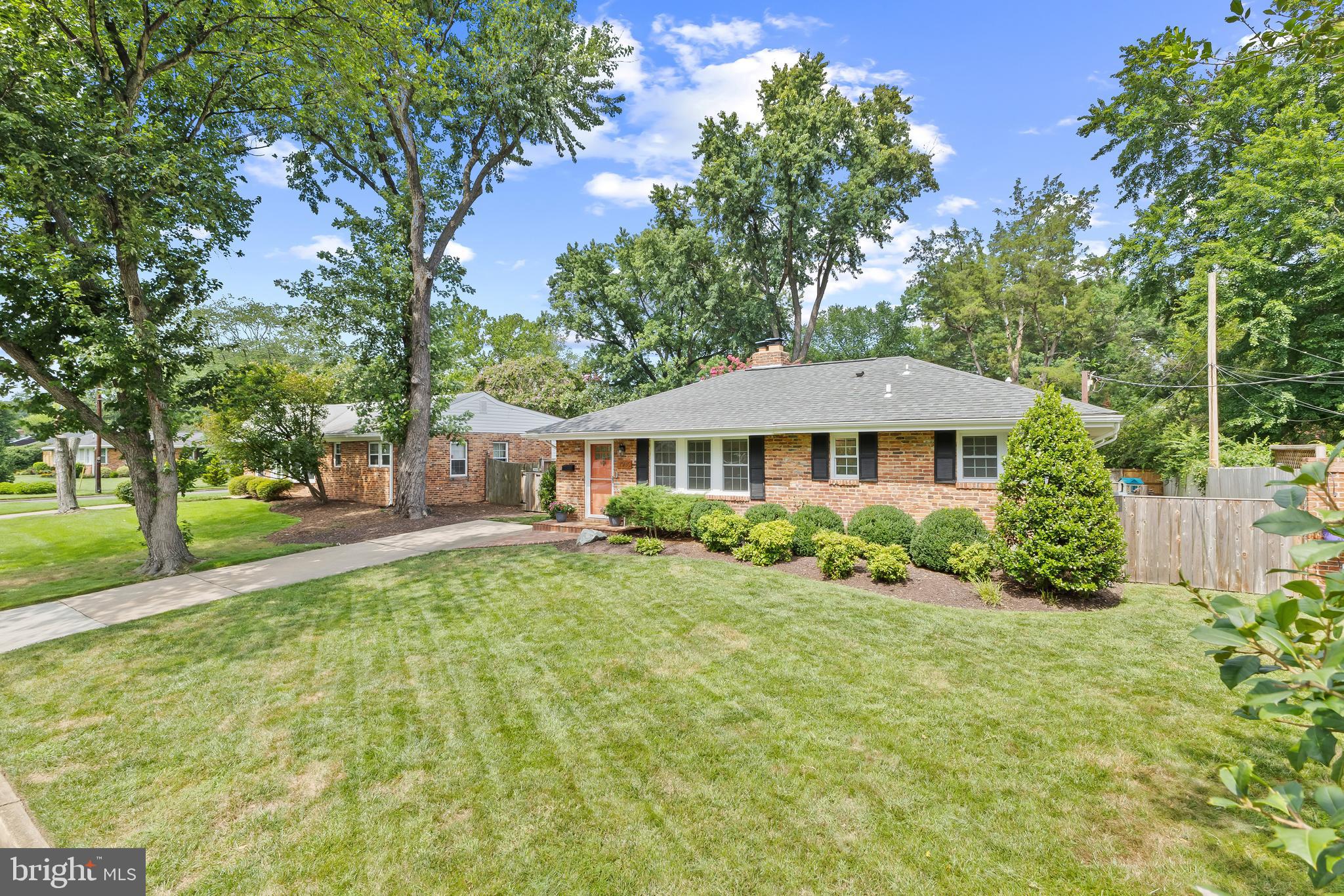 7935 Wellington Road Alexandria, VA 22308 - Photo 9 of 41 Gallery Image 9