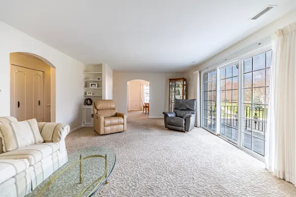 $220,000 | 2288 Bordeaux Walk, Unit D2, Highland, IN 46322