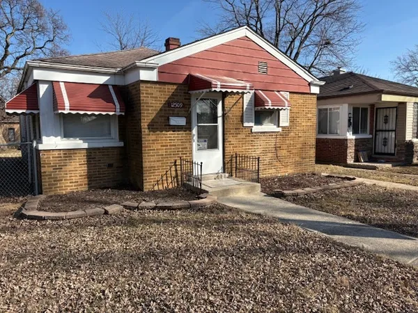 $159,900 | 12509 South Elizabeth Street, Calumet Park, IL 60827