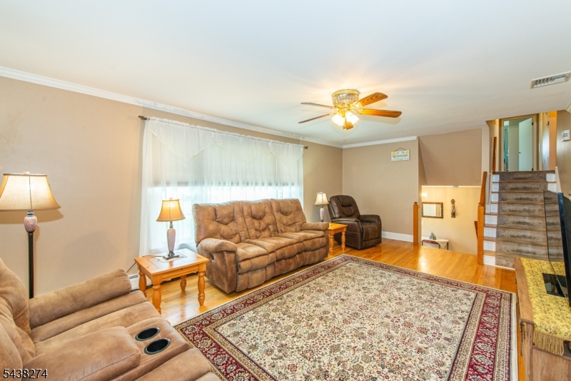 21 Whitegate Road Succasunna, NJ 07876 - Photo 4 of 44