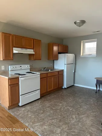 $825,000 | 50-52 Gates Avenue, Victory, NY 12871