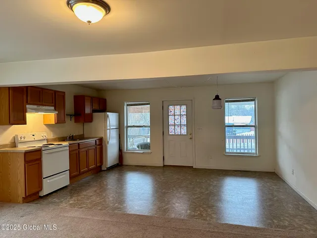 $825,000 | 50-52 Gates Avenue, Victory, NY 12871