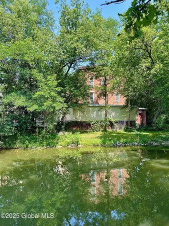 $825,000 | 50-52 Gates Avenue, Victory, NY 12871