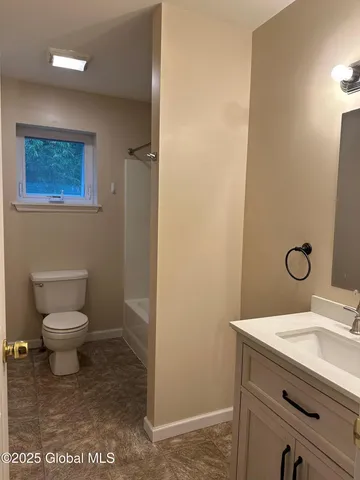 $825,000 | 50-52 Gates Avenue, Victory, NY 12871