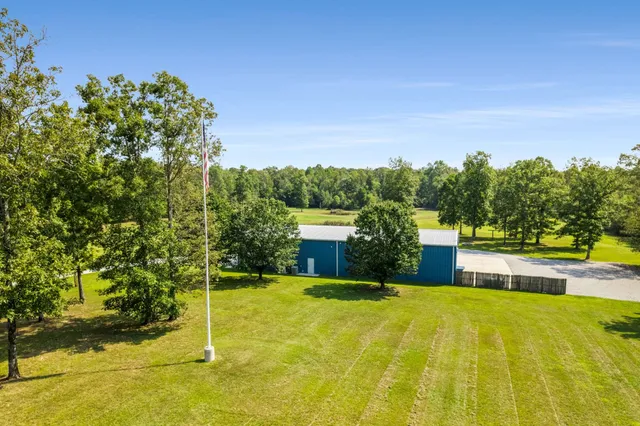 $950,000 | 456 Lakewood Park Road, Beechgrove, TN 37018