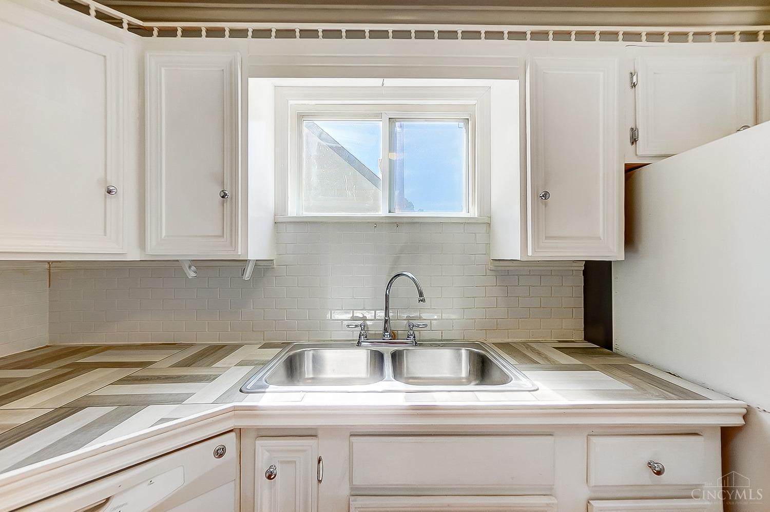 8349 Pippin Road Cincinnati, OH 45239 - Photo 14 of 38 Gallery Image 14