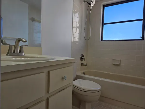 $2,500 | 2217 Cypress Island Drive, Unit 708, Pompano Beach, FL 33069