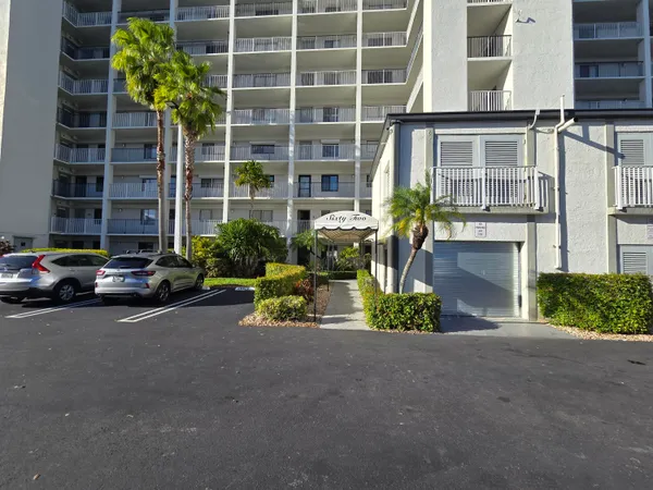 $2,500 | 2217 Cypress Island Drive, Unit 708, Pompano Beach, FL 33069