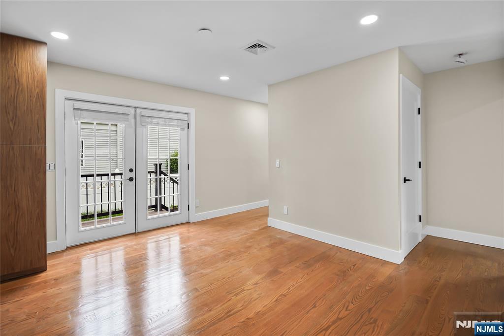 128 Grove Street Mahwah, NJ 07430 - Photo 9 of 27