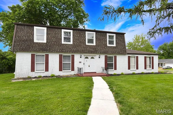 $3,500 | 306 Bright Meadows Drive, Ballwin, MO 63011